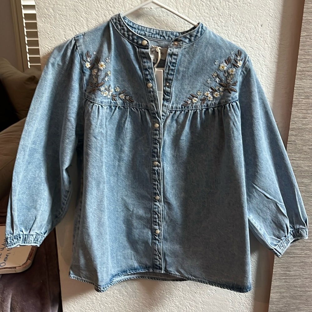Driftwood embroidered
 NWT
S